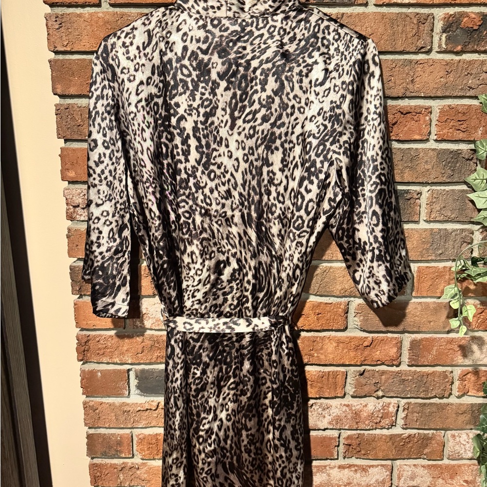 Leopard Print Kimono Robe - Picture 8 of 8